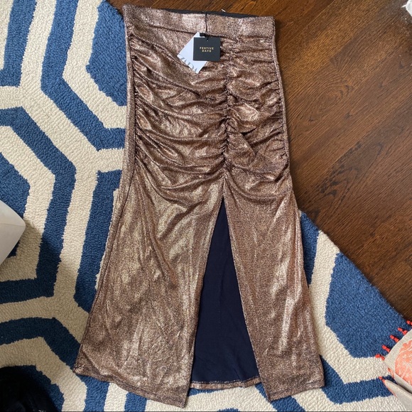 🥂 ZARA COPPER SHIMMERING HIGH WAIST SLIT RUCHED MIDI SKIRT! - Picture 5 of 13